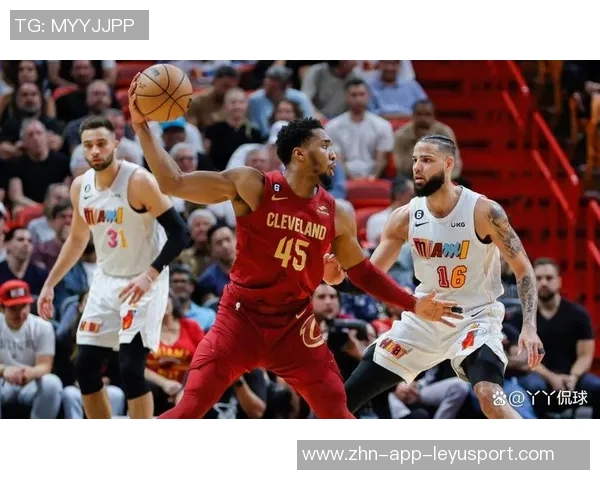 名嘴点评热火进攻风格独特但在东部竞争力仅为附加赛水平 名嘴点评热火进攻风格独特但在东部竞争力仅为附加赛水平