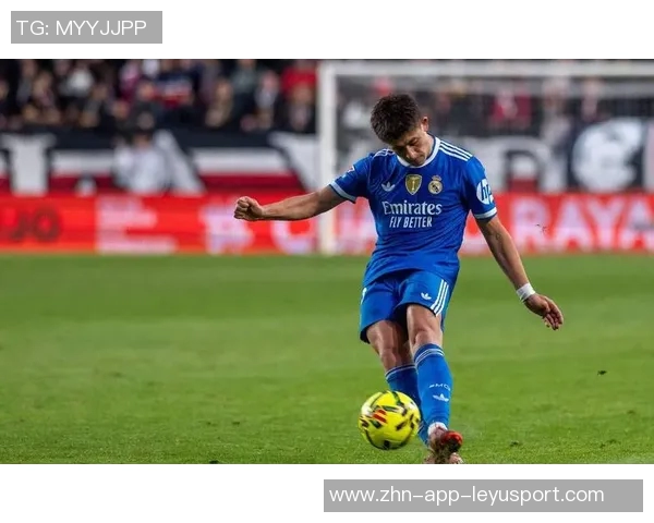 前瓜帅助教盛赞阿隆索未来教练潜力他渴望学习与成长