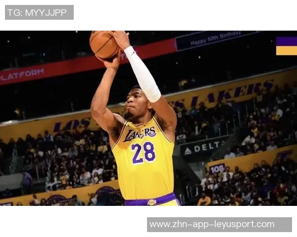 湖人近期表现低迷并非东詹责任缺乏攻防兼备球员与大个子成隐忧